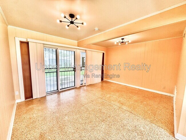 Building Photo - 2655 Hyman Pl
