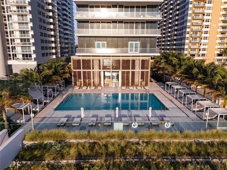 Building Photo - 2000 S Ocean Dr
