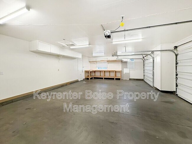 Building Photo - 6503 W Baron Dr