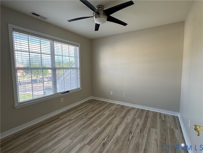 Building Photo - 940 Jamerson Ln
