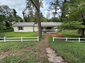 Building Photo - Lovely 3 Bedroom 2 Bath Home in Spartanbur...