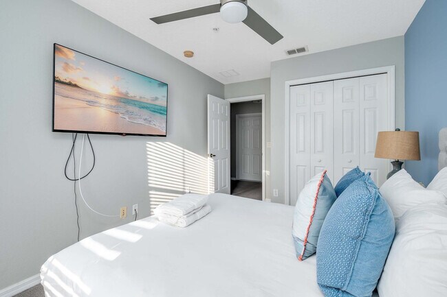 Building Photo - 875 Assembly Ct