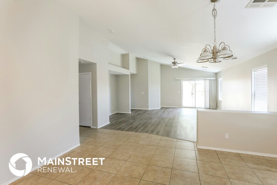 Building Photo - 4709 S 23rd Ln