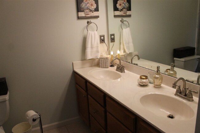 Building Photo - 3765 Ellison Dr