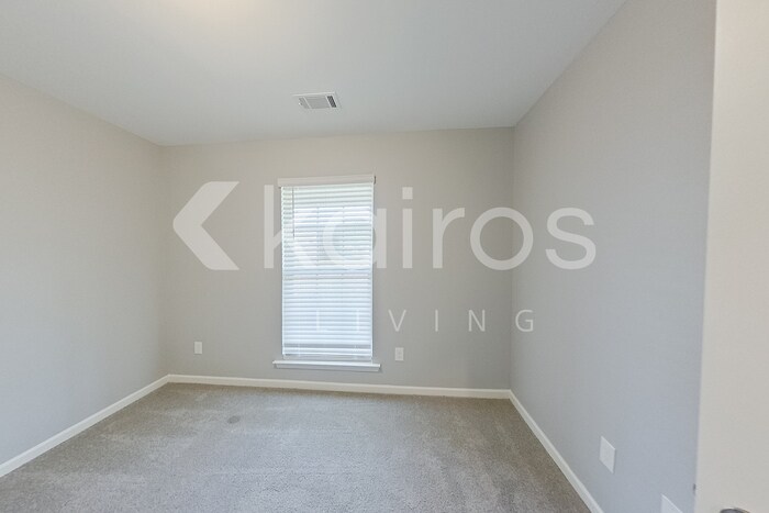 Building Photo - 749 Park Ln