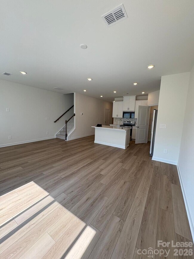Building Photo - 9025 Foggy Brk Lp