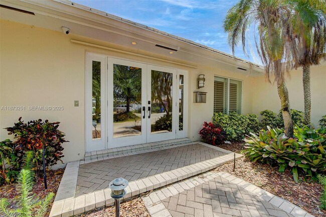 Building Photo - 5240 NE 29th Ave