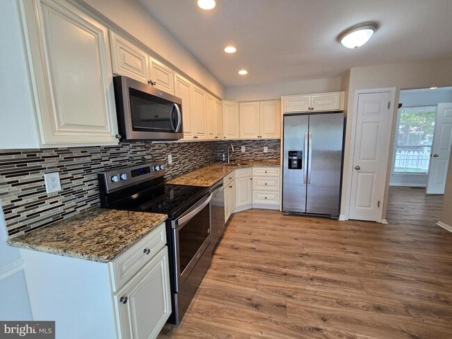 Building Photo - 1722 McNelis Dr
