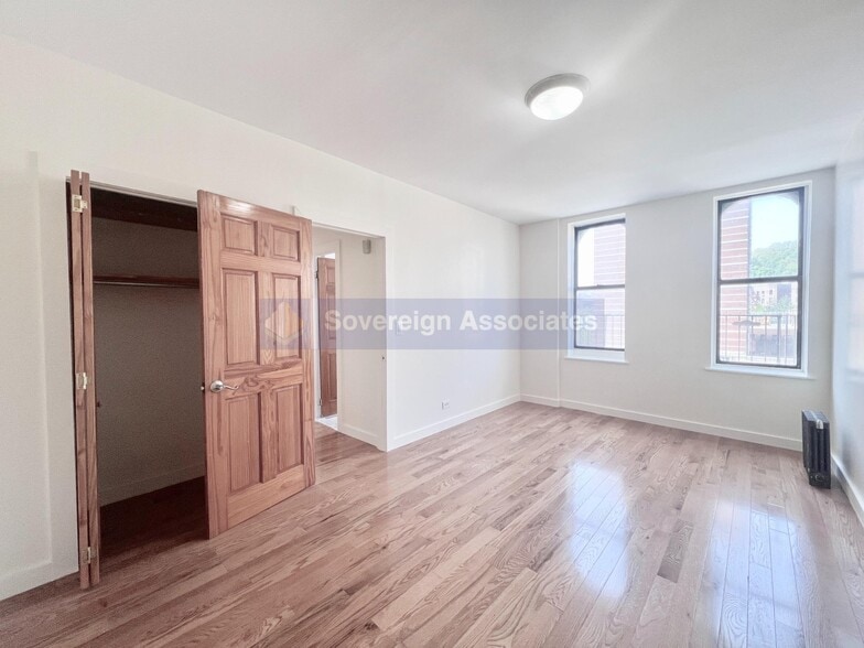 Building Photo - 55 Ellwood St