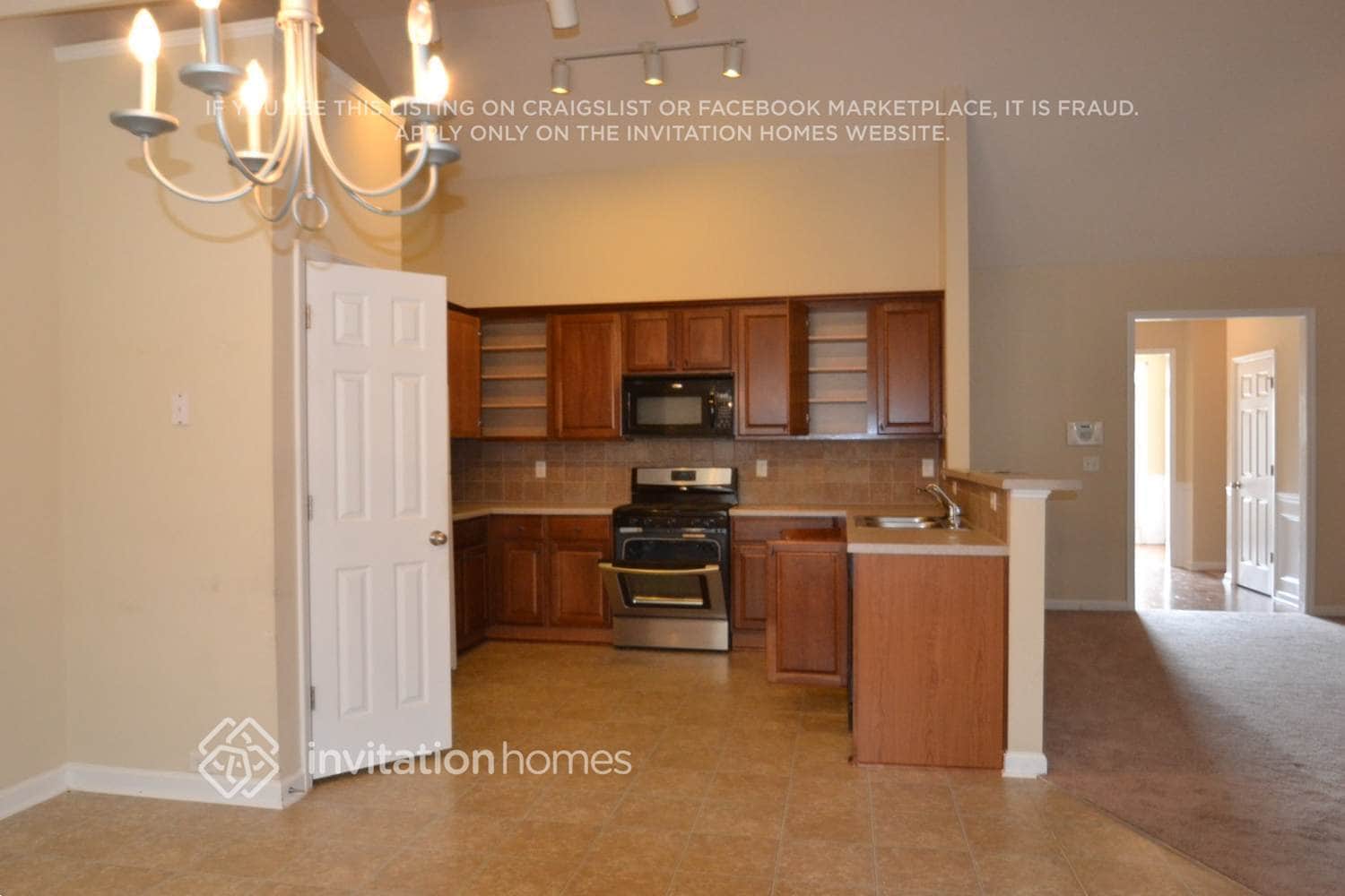 Building Photo - 720 Lavender Ln