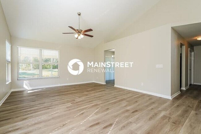 Building Photo - 3 Bedroom Pet-Friendly Home in Fort Myers, FL with Main Street Renewal