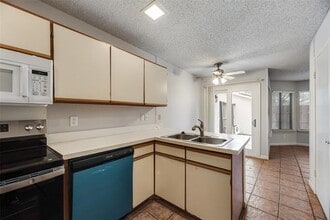 Building Photo - 511 Ranch Trail