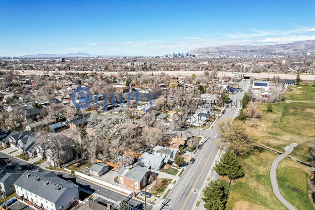 Building Photo - 2550 S 900 E