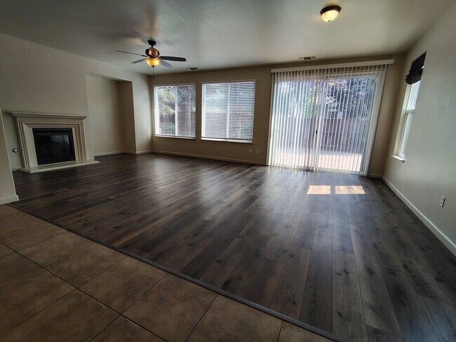 Building Photo - 363 Cabernet Dr