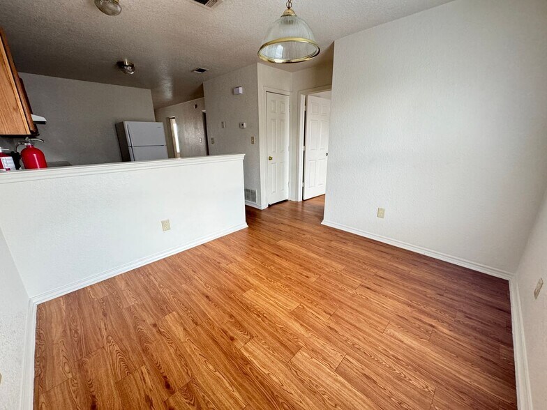 Building Photo - 2808 Cantabrian Dr