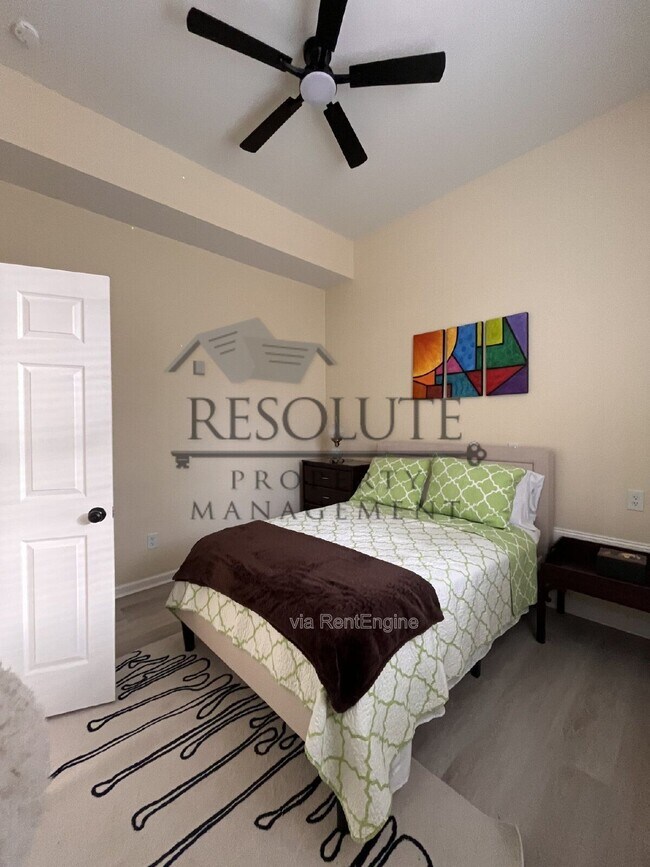 Building Photo - 6009 Garrett Rd