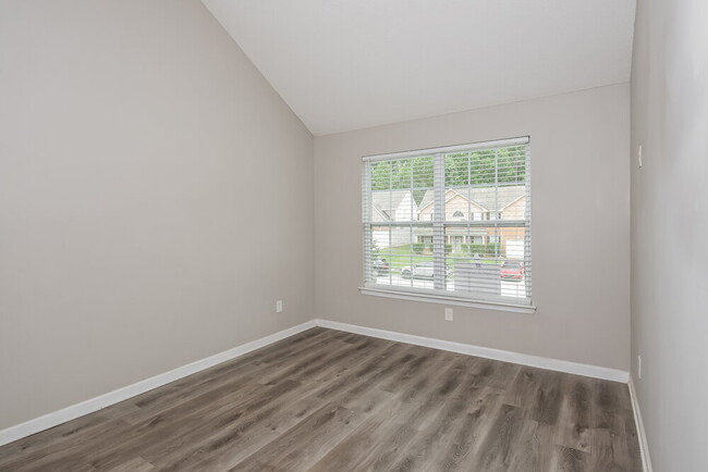Building Photo - 265 Redding Ridge