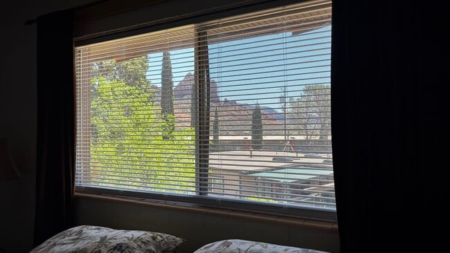 Building Photo - APARTMENT:  APPLE TREE SQUARE APARTMENTS-UPTOWN SEDONA