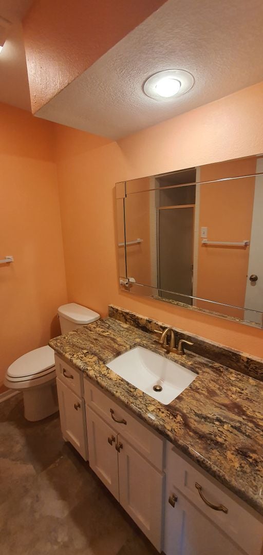 Building Photo - Spacious 2 bedroom 2 bath townhome COMING ...