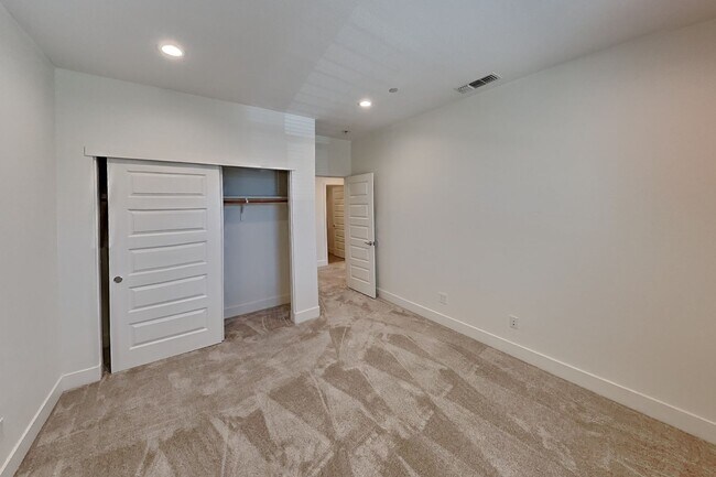 Building Photo - Cordelia 2000+ Sq Ft. 3/2 Home Available Now