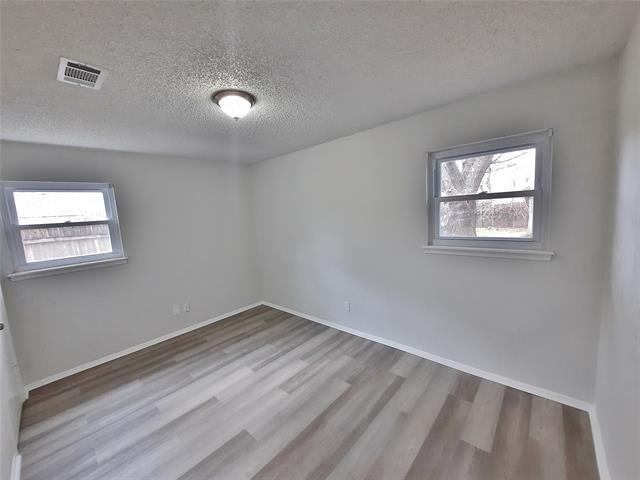 Building Photo - 313 NW Suzanne Terrace