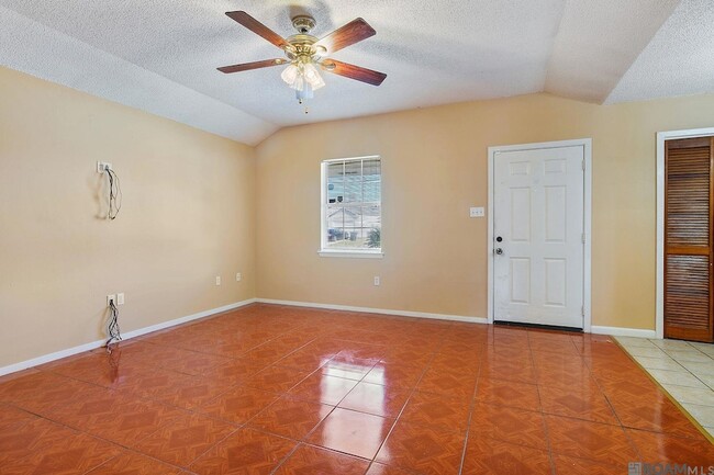 Building Photo - 8578 Longwood View Ave