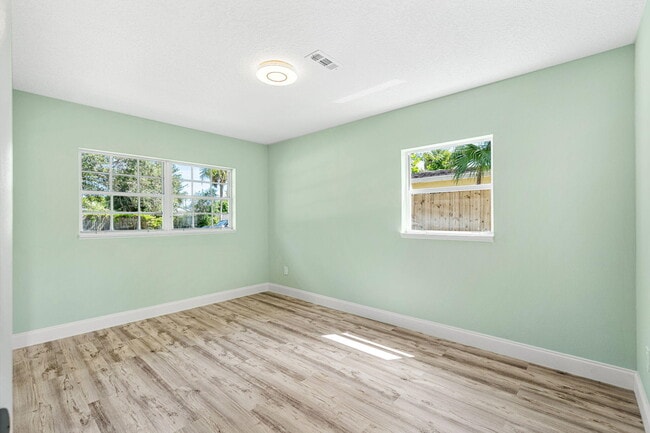 Building Photo - 406 Laurel St