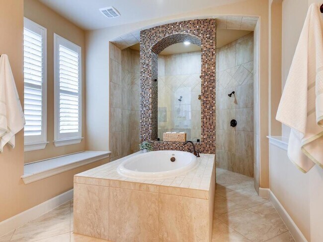 Building Photo - 215 Reveille Rd