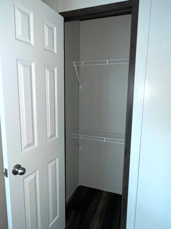 Building Photo - 14142 Lorraine Rd