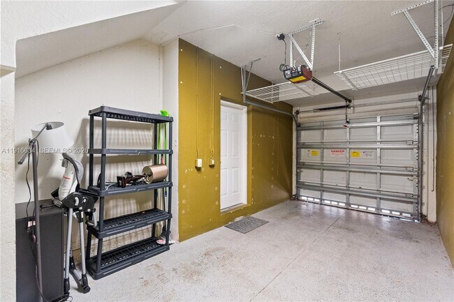 Building Photo - 5850 Hampton Hills Blvd