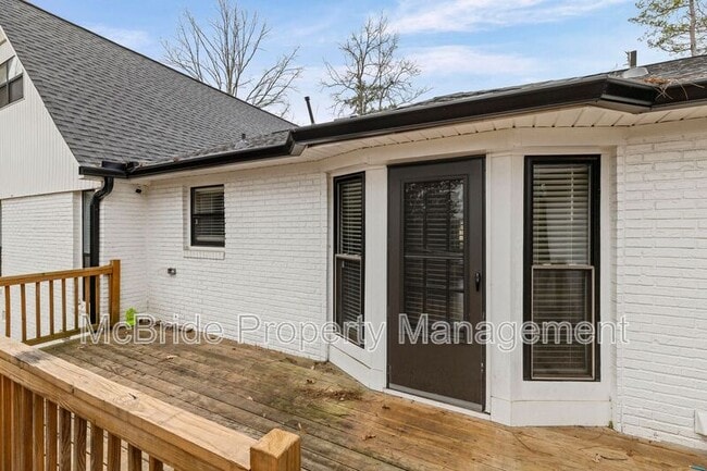 Building Photo - 1304 Dominica Dr