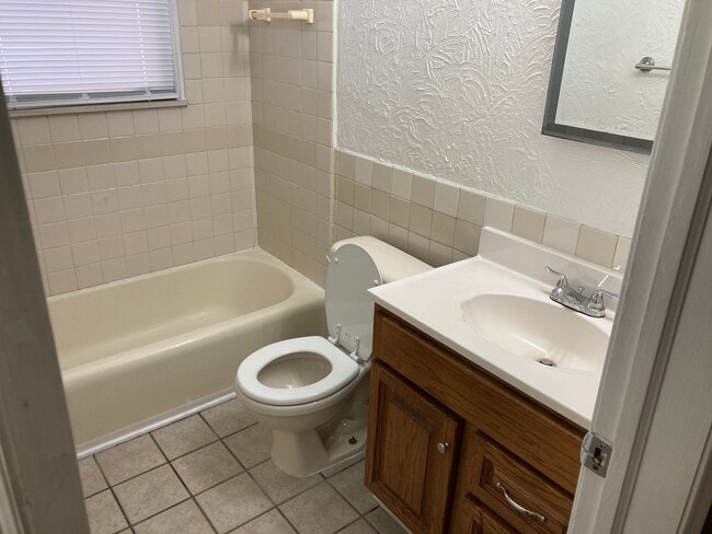 Building Photo - A Great 3 Bedroom Ranch with Nice Basement, Garage and Backyard Sec. 8 OK