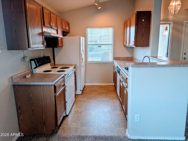 Building Photo - 15440 W Mauna Loa Ln