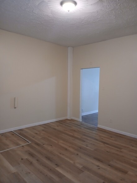 Building Photo - 1315 S 17th St