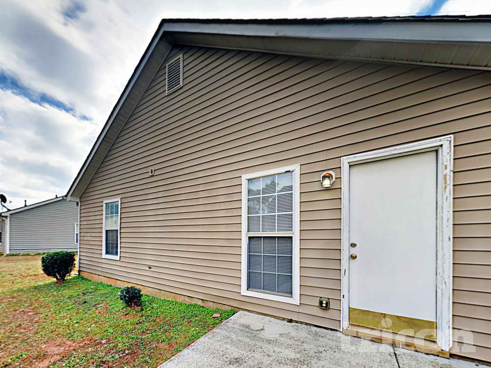 Building Photo - 6728 Chesepeake Trail