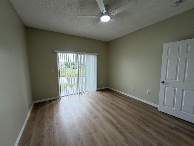 Building Photo - 2925 Crestwood Ter