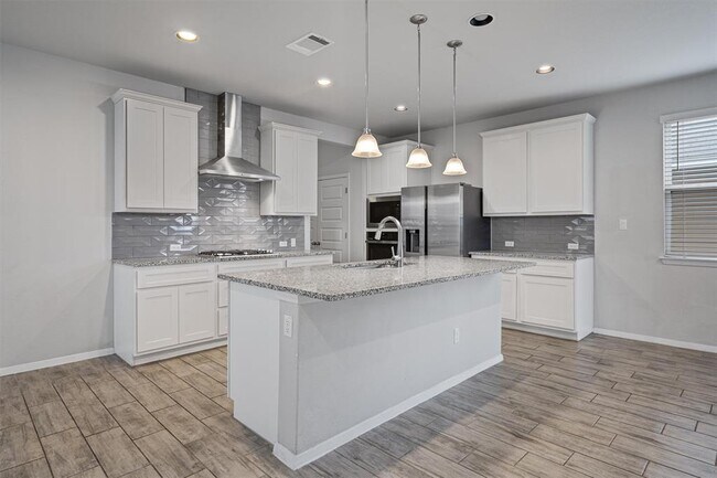 Building Photo - 300 Delta Crst