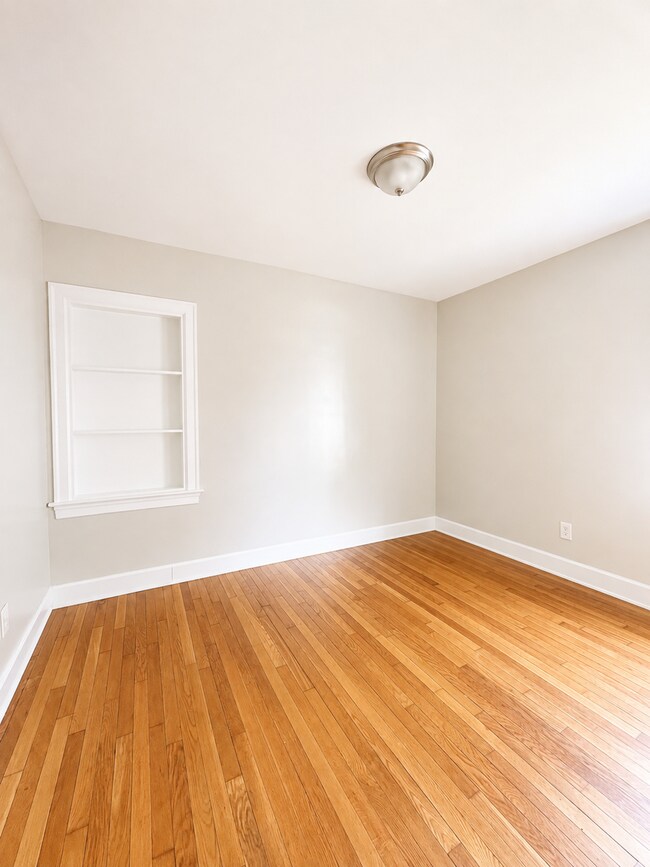 Building Photo - 214 Westwood Ct