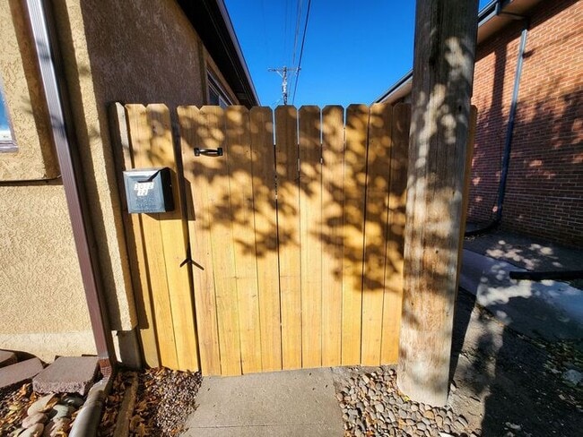 Building Photo - Stylish 2BR w/ LVP Flooring & Fenced Yard on Filmore Street! | Includes Utilities | Move-In Speci...