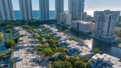 Building Photo - 350 Poinciana Island Dr