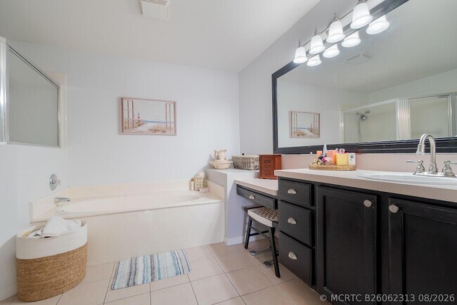 Building Photo - 10537 Pelican Dr