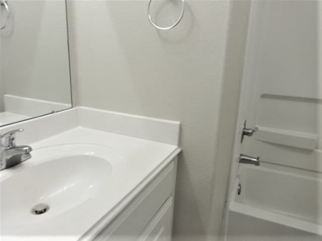 Building Photo - 6823 Manor Terrace Ln