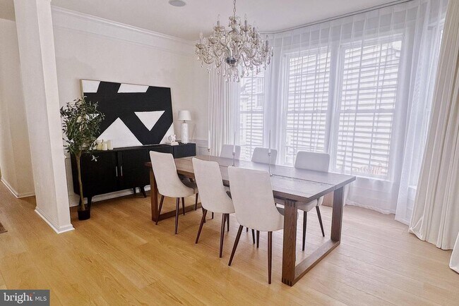 Building Photo - 40440 Milford Dr