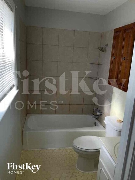 Building Photo - 5117 Scrivener Dr