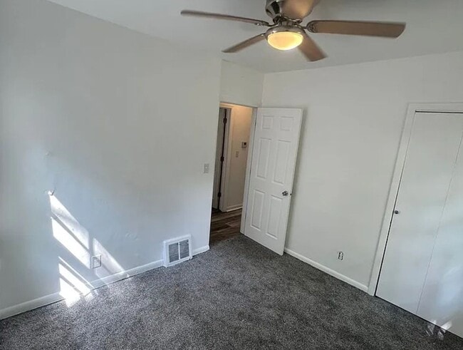 Building Photo - 210 N Lincoln Ave