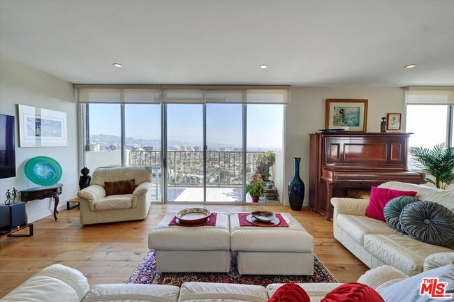 Building Photo - 2160 Century Pk E