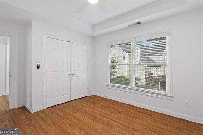 Building Photo - 1711 Summit Glen Ln NE