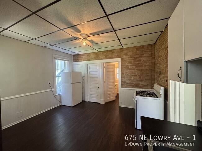 Building Photo - 675 NE Lowry Ave
