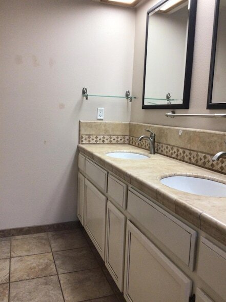 Building Photo - 1555 Morgan Dr