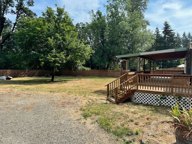 Building Photo - Rural 3 Bed/2 Bath with Office and Large Lot!